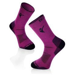 LEKKIE SKARPETKI TURYSTYCZNE Skarpetki turystyczne Fuchsia Mountain. Czerwone skarpetki damskie TRY TO FLY, bez wzorów. W wyprzedaży za 71.63 zł.