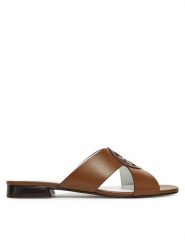 Tory Burch Klapki Miller 162574 Brązowy. Brązowe klapki damskie Tory Burch, bez wzorów, ze skóry, bez obcasa, bez zapięcia. W wyprzedaży za 809.99 zł.