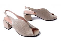 BOCCATO 506.230 bej saten ZMB30, sandały damskie. Brązowe sandały damskie Boccato, bez wzorów, z gumy, bez obcasa, na obcasie, bez zapięcia. Za 255.43 zł.