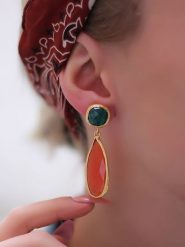 L'Atelier de Gaia Pozłacane kolczyki-wkrętki z agatami i kocim okiem rozmiar: onesize. Pomarańczowe kolczyki damskie L'Atelier de Gaia, z agatem, pozłacane. Za 96.60 zł.