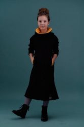 Sukienka Mała Olga czarna z mandarynką. Czarne sukienki dziewczęce Hultaj Polski, bez wzorów, z bawełny, bez ramiączek. Za 269.00 zł.