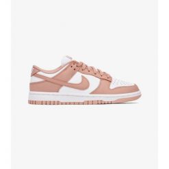 Buty lifestyle damskie Nike Dunk Low DD1503-118. Czerwone obuwie sportowe casual damskie Nike, bez zapięcia. Za 498.80 zł.