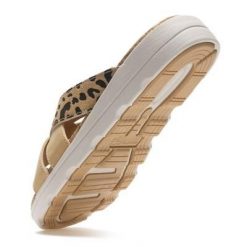 Sandały damskie Cassie. Brązowe sandały damskie Regatta, bez wzorów, bez obcasa, bez zapięcia. Za 299.99 zł.