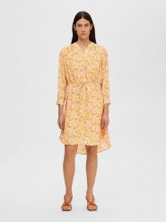 SELECTED FEMME Sukienka w kolorze pomarańczowym rozmiar: 40. Pomarańczowe sukienki damskie Selected Femme, bez wzorów, z materiału, bez ramiączek. Za 78.47 zł.