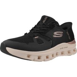 Buty SKECHERS GLIDE-STEP PRO RADIANT STRI Czarny. Czarne obuwie trekkingowe damskie Skechers, z tkaniny, bez zapięcia. Za 449.99 zł.