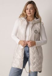 Jasnoszara Przejściowa Kamizelka Pikowana o Długim Kroju z Kapturem i Naszywką Harmaste. Szare kamizelki damskie Born2be, l, z aplikacjami, z jeansu, z kapturem. Za 149.99 zł.