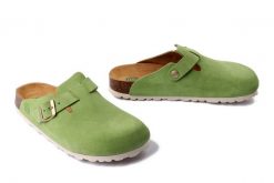 DR. BRINKMANN 600154-71 hellgrun, klapki damskie. Zielone klapki damskie Dr. Brinkmann, bez wzorów, ze skóry, bez obcasa, bez zapięcia. Za 284.90 zł.