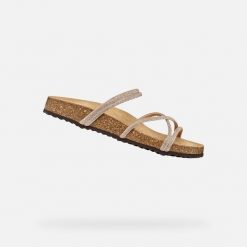 Sandały GEOX D BRIONIA R Złoty. Czerwone sandały damskie Geox, bez wzorów, z syntetyku, bez obcasa, bez zapięcia. Za 315.99 zł.