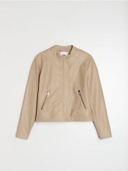 Kurtka biker ze stójką z imitacji skóry - beżowy. Brązowe kurtki damskie Sinsay, l, bez wzorów, ze skóry, bez kaptura. Za 79.99 zł.