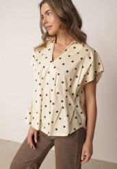 Żółta Bluzka o Fasonie Oversize w Kropki z Bawełny Pireia. Żółte bluzki damskie Born2be, l, bez wzorów, z bawełny, biznesowe, bez kołnierzyka, bez ramiączek. Za 139.99 zł.