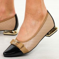 Czarne ażurowe baleriny damskie Potocki 12556. Czarne czółenka damskie POTOCKI, z aplikacjami, z jeansu, bez obcasa, na obcasie. Za 179.00 zł.