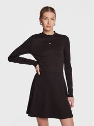 Tommy Jeans Sukienka codzienna Essential DW0DW15068 Czarny Regular Fit. Czarne sukienki damskie Tommy Jeans, bez wzorów, z jeansu, bez ramiączek. Za 399.99 zł.