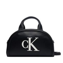 Torebka Calvin Klein. Czarne torebki klasyczne damskie Calvin Klein, bez dodatków. Za 409.99 zł.