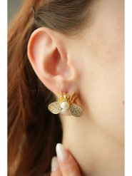 L'Atelier de Gaia Pozłacane kolczyki-wkrętki z perłami i cyrkoniami rozmiar: onesize. Białe kolczyki damskie L'Atelier de Gaia, z cyrkonią, pozłacane. Za 52.99 zł.