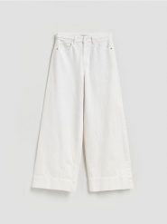 Jeansy wide leg z ozdobną wstawką - biały. Białe jeansy damskie Reserved. Za 149.99 zł.