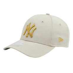 Damska Czapka Z Daszkiem New York Yankees Z Metalicznym Logo. Brązowe czapki z daszkiem damskie New Era, bez wzorów. Za 182.99 zł.