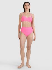 4F Dół od bikini damski - różowy XS. Czerwone bikini 4F, bez wzorów, z elastanu. W wyprzedaży za 39.99 zł.