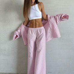 Piżama zimowa dwuczęściowa z miękkiej tkaniny Branislavka. Czerwone piżamy damskie Intica, bez wzorów, ze skóry, bez ramiączek. Za 199.00 zł.