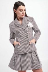 Marynarka damska CUSTOMMADE. Marynarki i żakiety damskie Custommade, s, bez wzorów. W wyprzedaży za 730.95 zł.