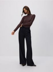 Jeansy wide leg z lyocellu - czarny. Czarne jeansy damskie Reserved. Za 139.99 zł.