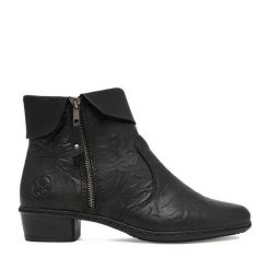Botki Rieker. Czarne botki damskie Rieker, bez obcasa, na słupku, bez zapięcia. Za 399.99 zł.