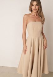 Beżowa Koktajlowa Sukienka Rozkloszowana Bez Ramiączek z Gorsetowym Wiązaniem Eraza. Brązowe sukienki damskie Born2be, bez wzorów, z poliesteru, eleganckie, bez ramiączek. Za 299.99 zł.