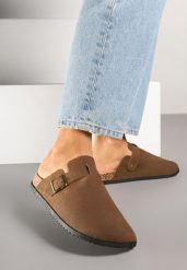 Brązowe Klapki Chodaki Ozdobione Klamrami Uliandora. Brązowe klapki damskie Renee, bez wzorów, z jeansu, bez obcasa, na płaskiej podeszwie, bez zapięcia. Za 74.99 zł.
