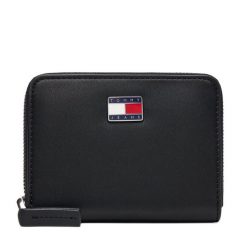 Portfel Tommy Jeans. Czarne portfele damskie Tommy Jeans, bez wzorów, z jeansu. Za 169.99 zł.