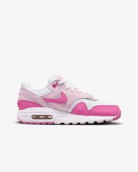 Sneakersy damskie Nike Air Max 1. Czerwone obuwie sportowe damskie Nike, bez zapięcia, nike air max. Za 349.99 zł.