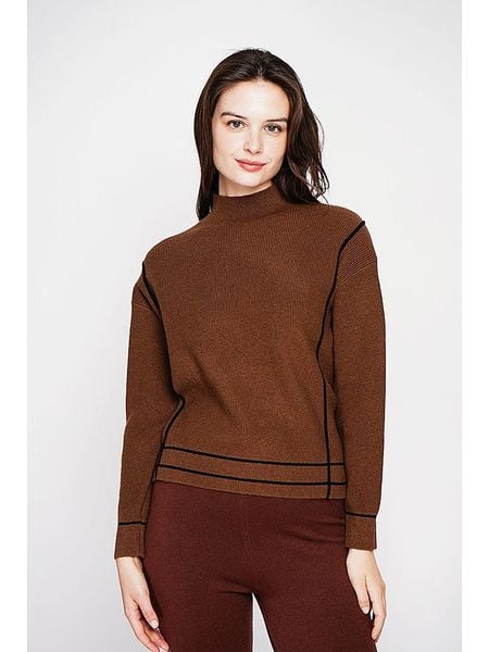 C& Jo Sweter w kolorze jasnobrązowym rozmiar: 34. Brązowe swetry klasyczne damskie C& Jo, ze splotem, bez kołnierzyka. Za 123.25 zł.