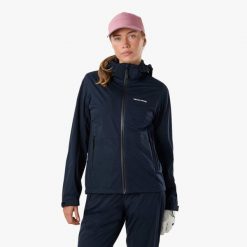 Kurtka przeciwdeszczowa golf damska Swedemount On Course Jacket II wodoodporna. Niebieskie kurtki damskie SWEDEMOUNT, bez wzorów, z tkaniny, bez kaptura. Za 449.99 zł.