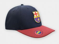 Czapka z daszkiem FC Barcelona Junior - oficjalna licencjonowana. Niebieskie czapki z daszkiem damskie FC BARCELONA, bez wzorów, z poliesteru. Za 98.00 zł.