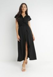 Czarna Sukienka Kopertowa Chloriera. Czarne sukienki damskie Born2be, bez wzorów, z tkaniny, eleganckie, bez ramiączek. Za 179.99 zł.