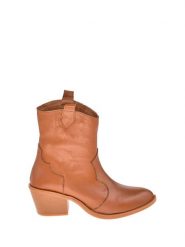 Moosefield Skórzane botki w kolorze jasnobrązowym rozmiar: 37. Brązowe botki damskie Moosefield, z materiału, eleganckie, bez obcasa, bez zapięcia. Za 153.71 zł.