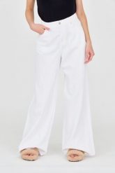 7 FOR ALL MANKIND Białe jeansy damskie Zoey. Białe jeansy damskie 7 for all mankind. W wyprzedaży za 499.99 zł.