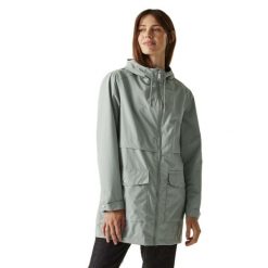 Kurtka przeciwdeszczowa damska Regatta Navaeh. Niebieskie kurtki damskie Regatta, na zimę, bez wzorów, bez kaptura. Za 239.99 zł.