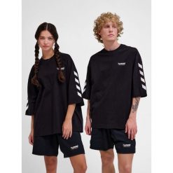 Oversized T-shirt Hummel Willy SW. Czarne t-shirty damskie Hummel, bez wzorów, bez kołnierzyka. Za 181.50 zł.