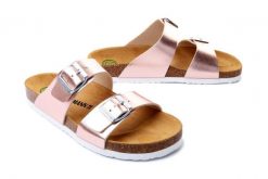 DR. BRINKMANN 700993-42 rose, klapki profilaktyczne damskie. Czerwone klapki damskie Dr. Brinkmann, bez wzorów, bez obcasa, bez zapięcia. Za 204.90 zł.
