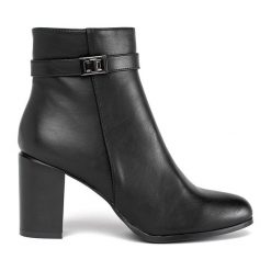 Czarne botki eleganckie Sergio Leone. Czarne botki damskie na jesień, eleganckie, bez obcasa, bez zapięcia. Za 227.37 zł.