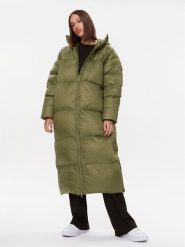 Bomboogie Płaszcz zimowy CW 8082 T MNA3 Zielony Relaxed Fit. Zielone kurtki damskie Bomboogie, na zimę, bez wzorów, z syntetyku, bez kaptura. Za 1,409.00 zł.