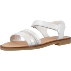 Sandały PABLOSKY 438108P Biały. Białe sandały damskie Pablosky, bez wzorów, z materiału, bez obcasa, bez zapięcia. Za 210.99 zł.