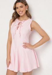 Różowa Rozkloszowana Sukienka Bez Rękawów z Ozdobnymi Wiązaniami Avelkio. Czerwone sukienki damskie Born2be, bez wzorów, eleganckie, bez ramiączek. Za 109.99 zł.
