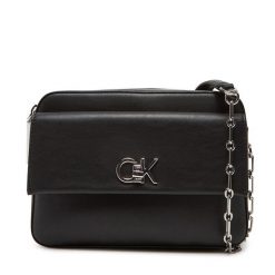 Torebka Calvin Klein. Czarne listonoszki damskie Calvin Klein, bez wzorów, bez dodatków. Za 319.99 zł.