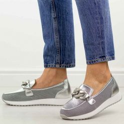 Srebrne skórzane półbuty damskie Dia 7045. Szare półbuty damskie DiA, na jesień, bez wzorów, z jeansu, z okrągłym noskiem, bez obcasa, na płaskiej podeszwie, bez zapięcia. Za 299.00 zł.