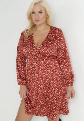 Czerwona Sukienka Kopertowa z Gumką w Pasie Lizo. Czerwone sukienki damskie Born2be, bez wzorów, z jeansu, eleganckie, bez ramiączek. W wyprzedaży za 67.99 zł.