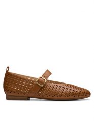 Clarks Półbuty Fawna Jane 26181228 Brązowy. Brązowe półbuty damskie Clarks, bez wzorów, ze skóry, bez obcasa, na płaskiej podeszwie, bez zapięcia. Za 289.99 zł.