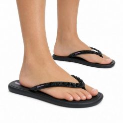 Japonki damskie Ipanema 27130 MEU SOL AD. Czarne klapki damskie Ipanema, bez wzorów, z materiału, bez obcasa, bez zapięcia. Za 35.00 zł.