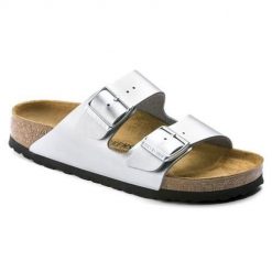 Klapki damskie Birkenstock Arizona BF. Szare klapki damskie Birkenstock, bez wzorów, z materiału, bez obcasa, bez zapięcia. Za 349.00 zł.