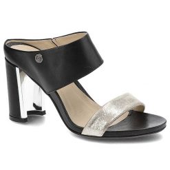 Klapki damskie Carinii, wsuwane na eleganckim obcasie, czarne, B2610_-C63-B77-000-949. Czarne klapki damskie Carinii, bez wzorów, ze skóry, bez obcasa, na obcasie, bez zapięcia. Za 189.00 zł.