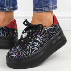 Czarne zamszowe skórzane sneakersy damskie T.Sokolski 239. Czarne obuwie sportowe damskie Sokolski, na jesień, ze skóry, bez zapięcia. Za 279.00 zł.